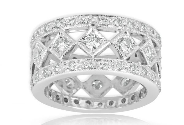 18ct White gold Ladies ring set with 12=.60ct and 54=.55ct round brilliant cut diamonds.